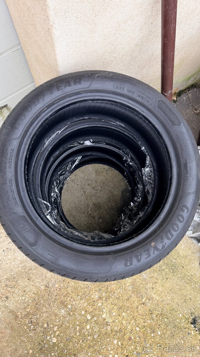 205/50 r17 letné Nove - 2