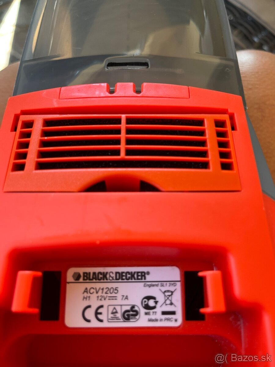Vysávač do auta - Black&Deckker ACV1205 - 2