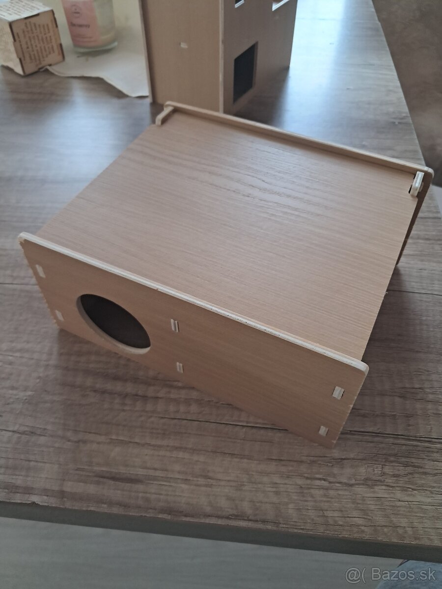 Domcek pre hlodavce pre skrecka. - 2