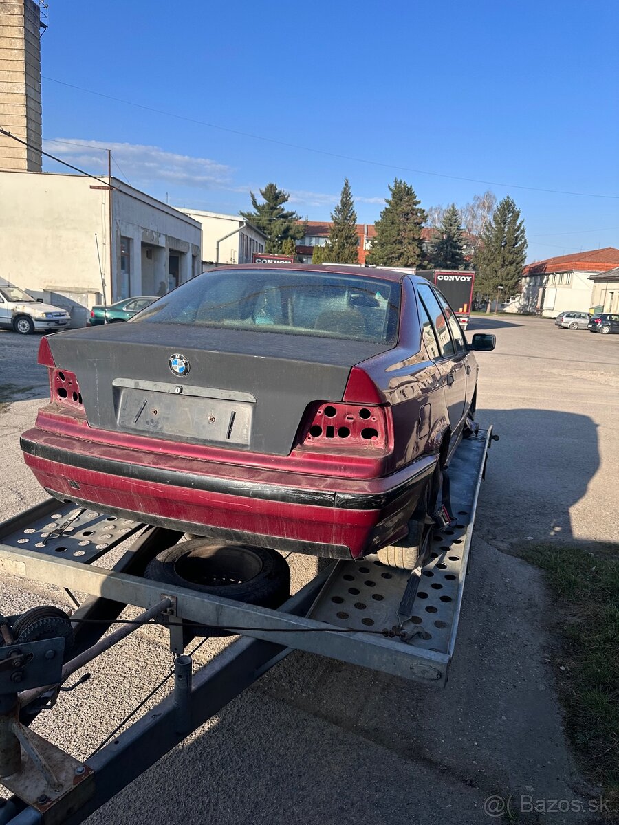 Rozpredam BMW E36 325 TDS - 2