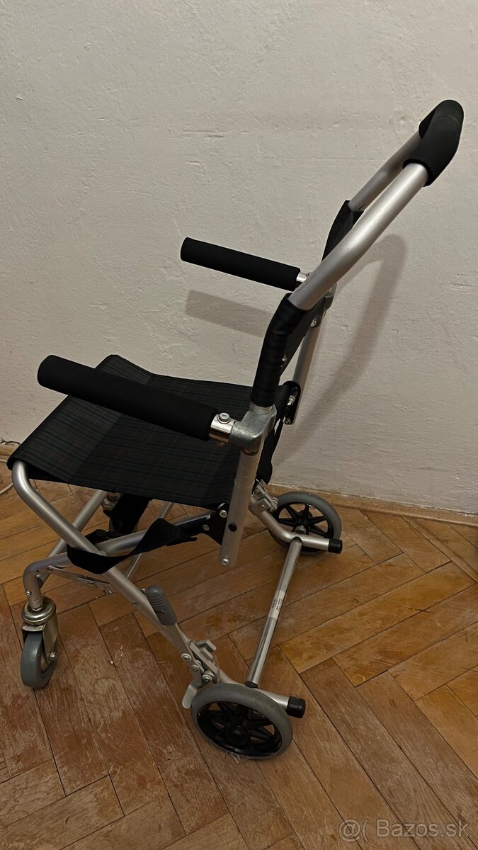 Transportná stolička na kolieskach - 2