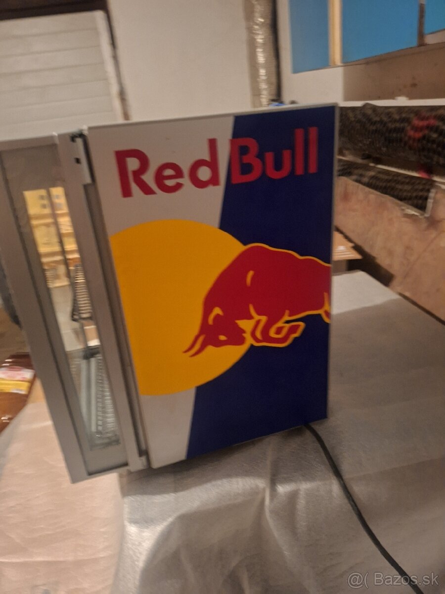 Predám mini redbull chladničku - 2