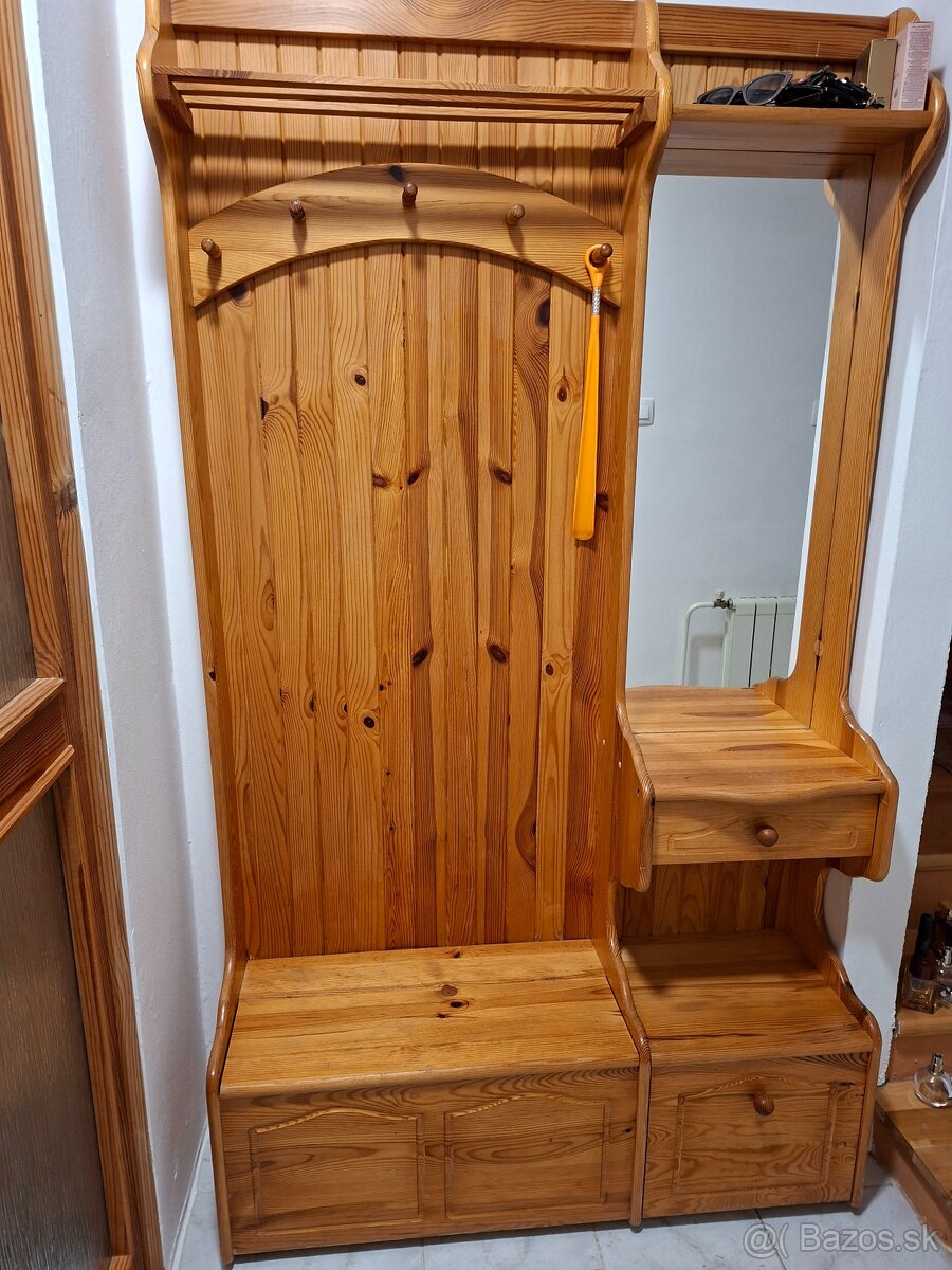 Vešiaková stena - 2