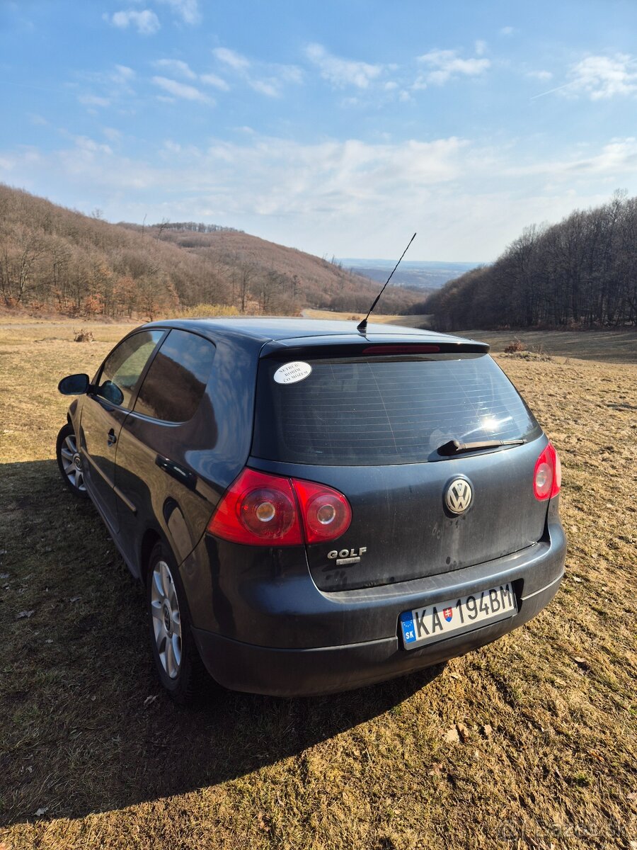 Predám volkswagen golf mk5 - 2
