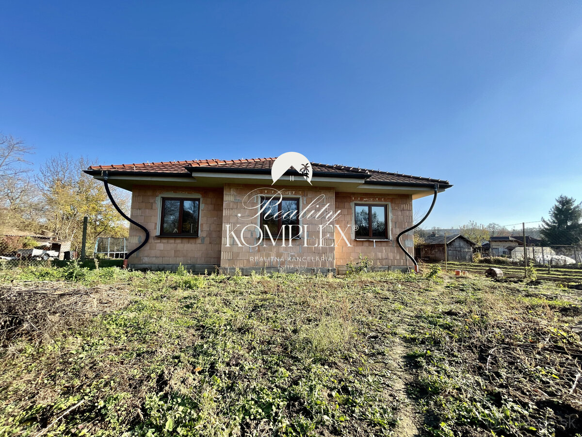 EXKLUZÍVNE Vám ponúkame NA PREDAJ rodinný dom v malebnom pro - Widok 2