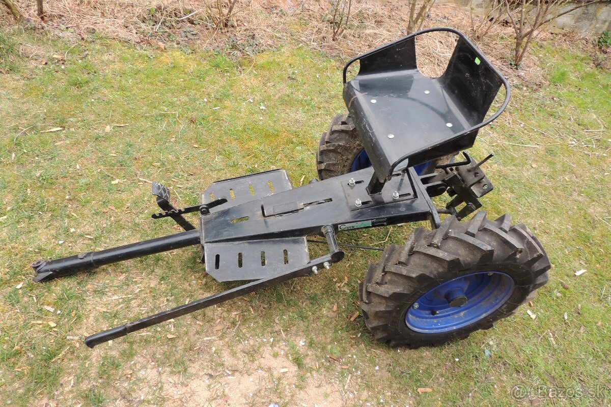 Nosič náradia za malotraktor Tecák - 2