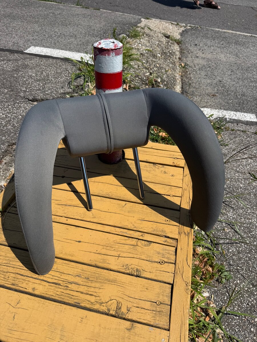 Predám hlavové opierky pre deti VW - 2