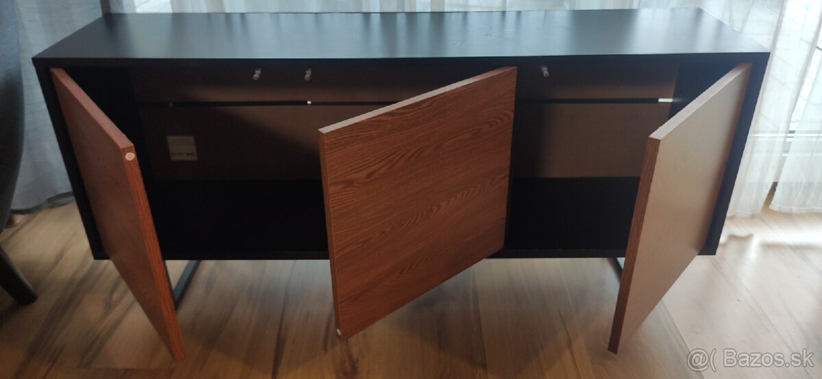 Skrinka pod TV - 2