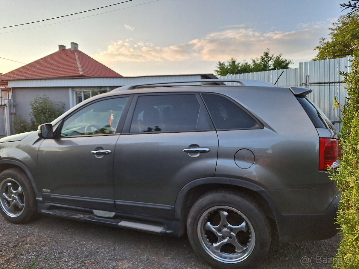 Kia Sorento 2.0 crdi 7 miestne 4x4 awd - 2