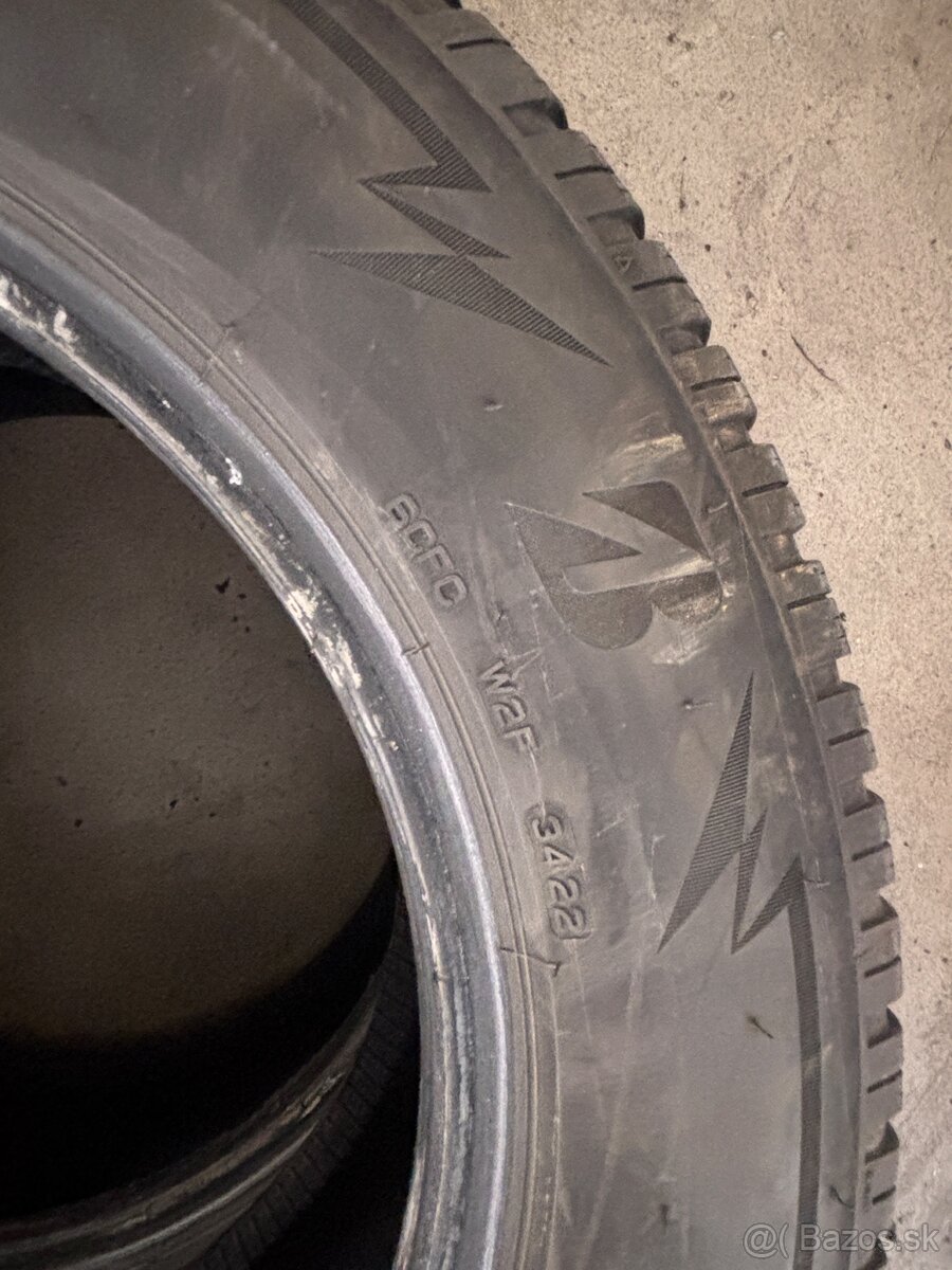225/60R17 zimne Bridgestone - 2