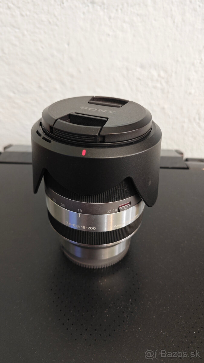 Sony E 18-200mm f/3.5-6.3 OSS - 2