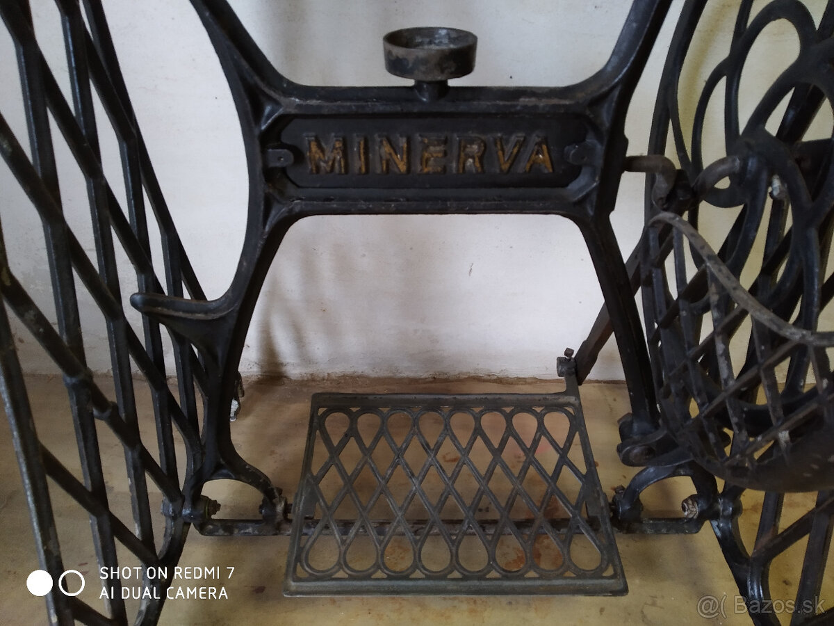 ŠIJACÍ STROJ MINERVA - 2