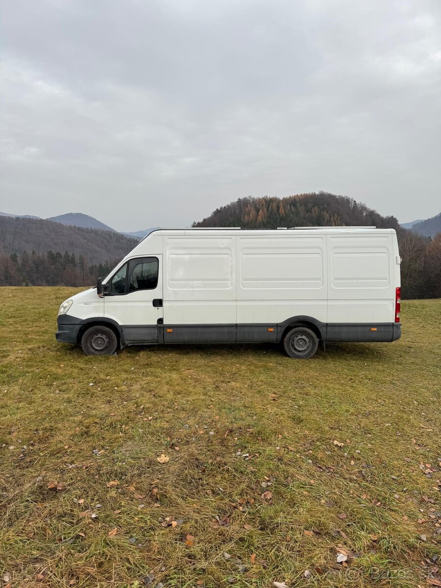 Obytná dodávka Iveco Daily - 2