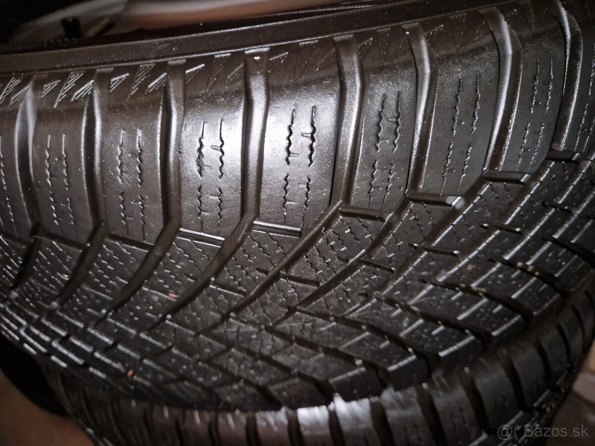 Predam zimne pneumatiky+ disky +OE. puklice 215/55R16 93H - 2