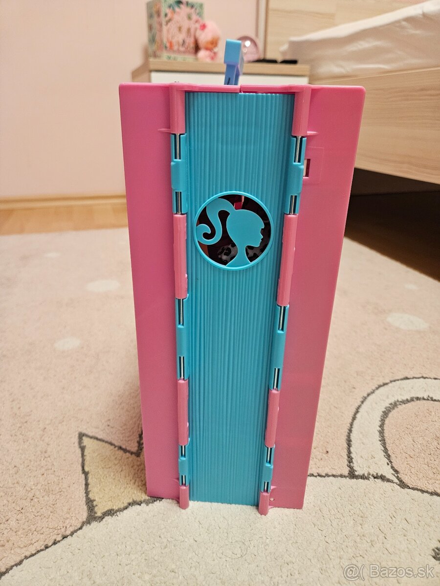 Barbie šatník - 2