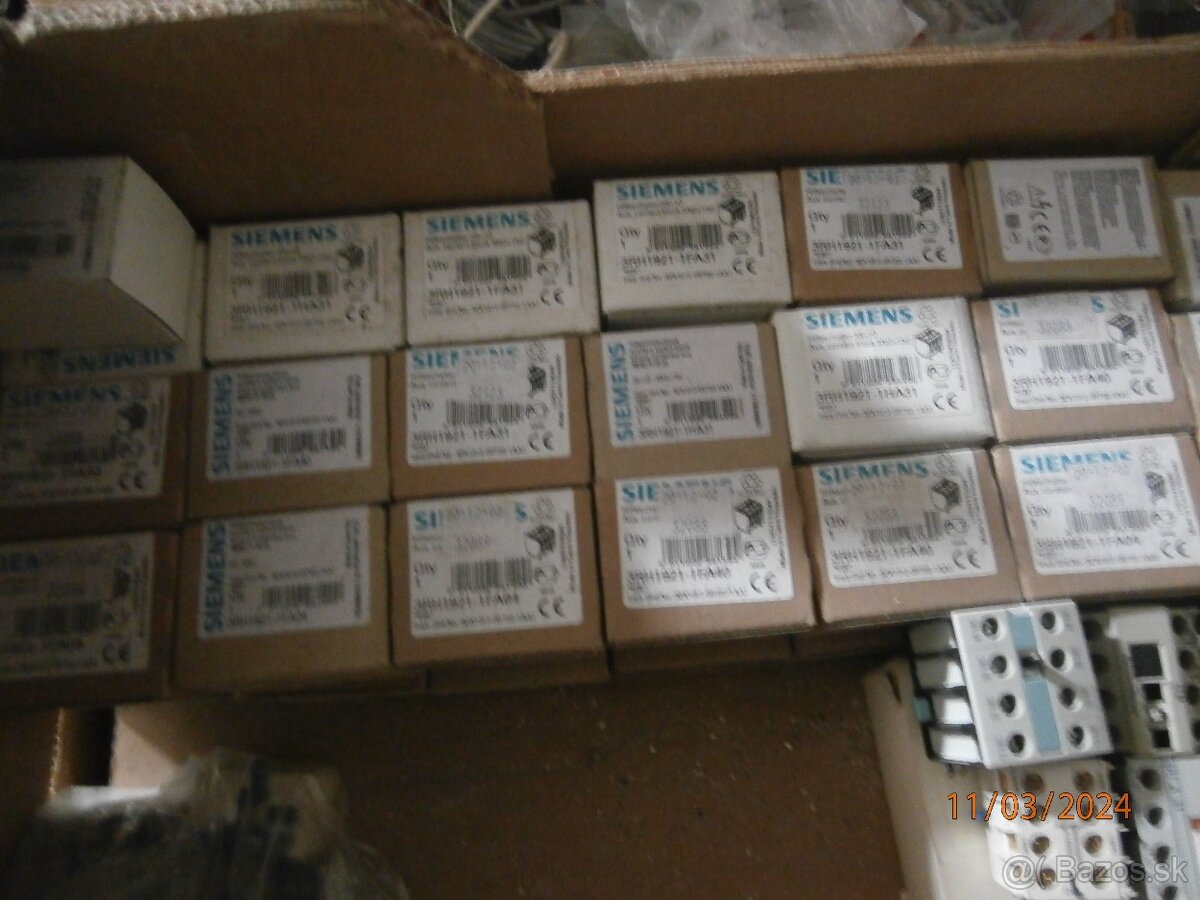 Pomocné kontakty na stykače. - 2