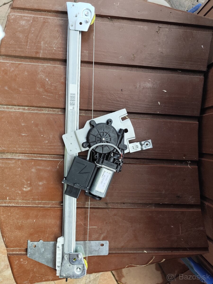 Stahovacka Peugeot partner 2015 - 2