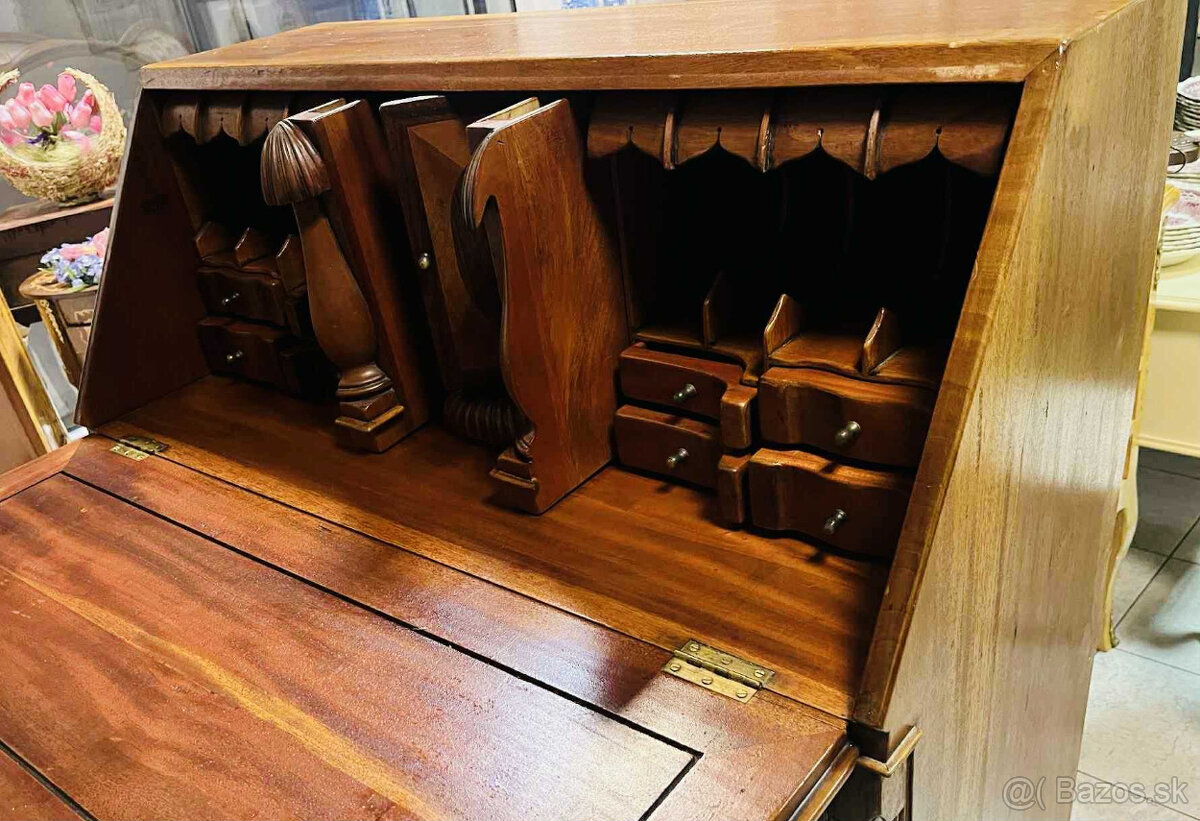 Tajomník,písacie,studio - 2