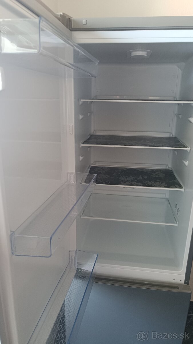 Chladnička s mrazničkou - 2