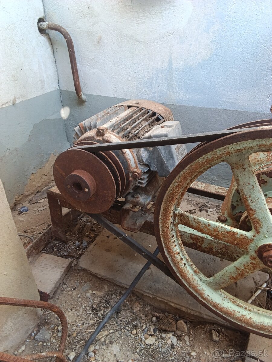 KOMPRESOR MEZ MOHELNICE NA 380V - 2