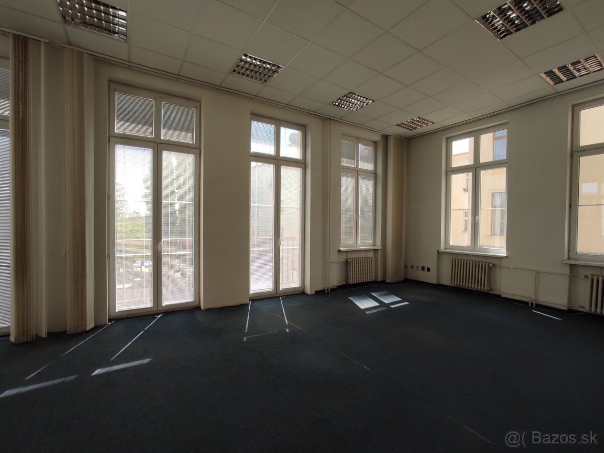 Kancelárske priestory v historickej budove centre Bratislavy - 2
