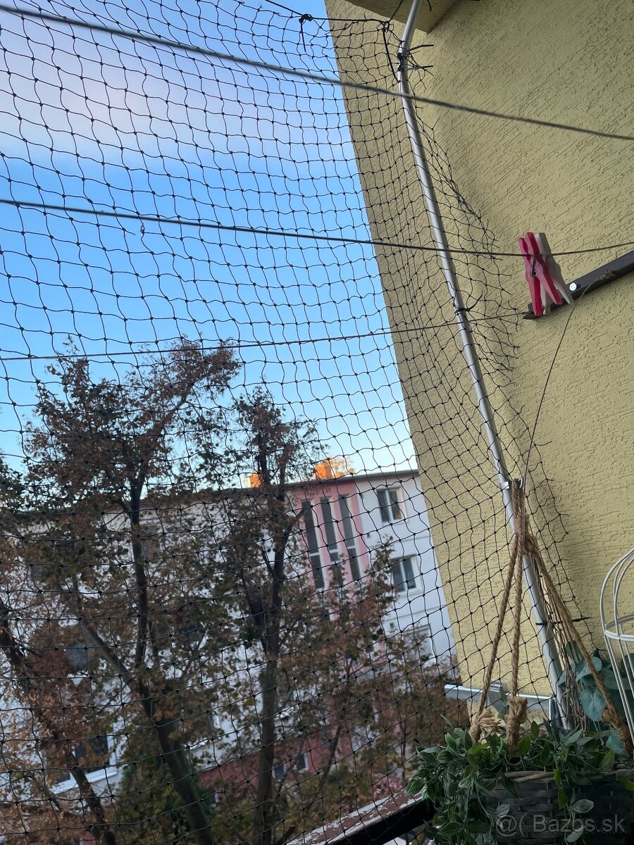 Sieť na balkón pre mačky zosilnenú drôtom aj s telesk - 2