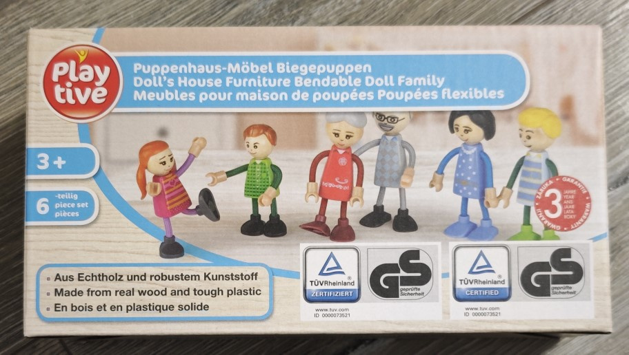 Drevený nábytok a postavičky - 2