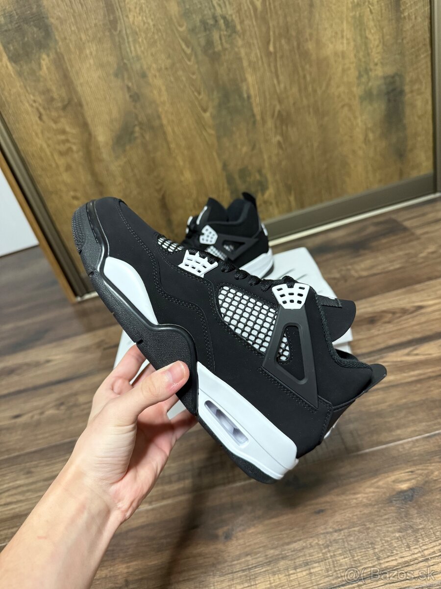 Jordan 4 white thunder - 2