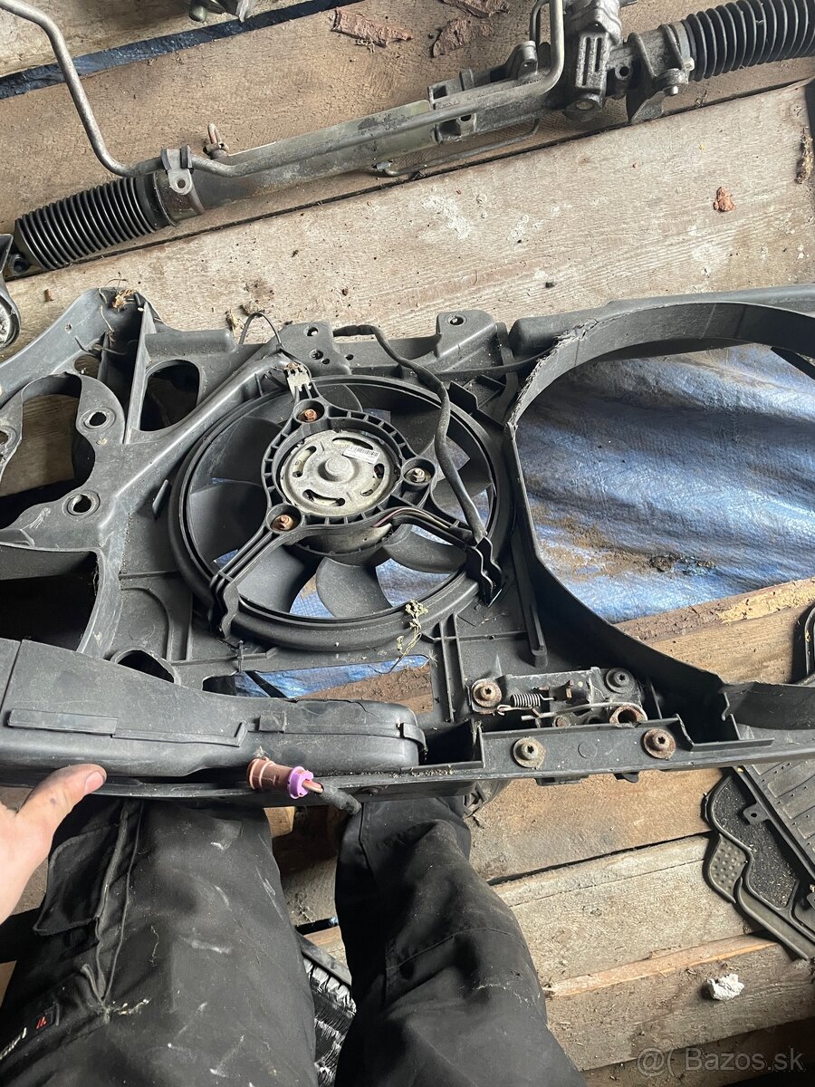 Predná chladičova stena Audi a4 - 2