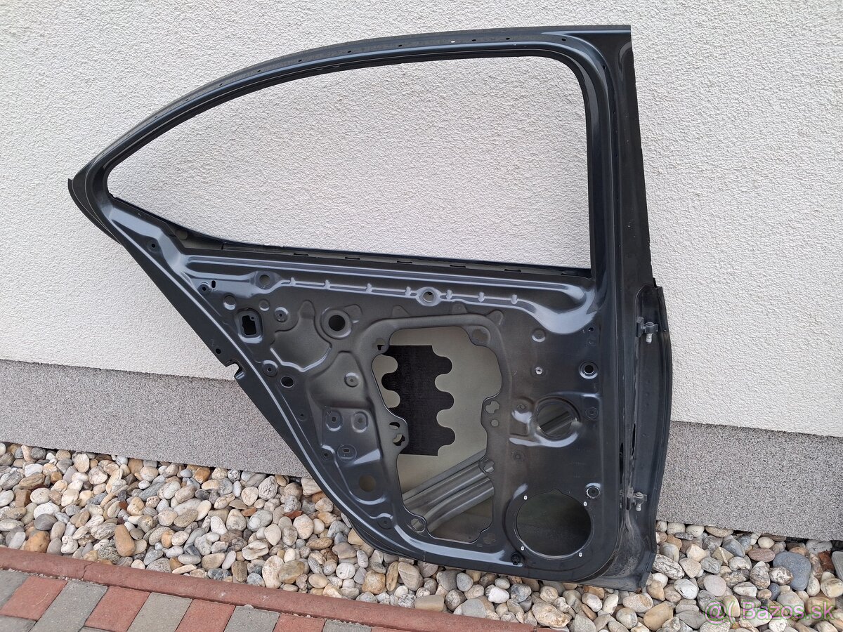 Skoda OCTAVIA 4 SEDAN -DVERE. - 2