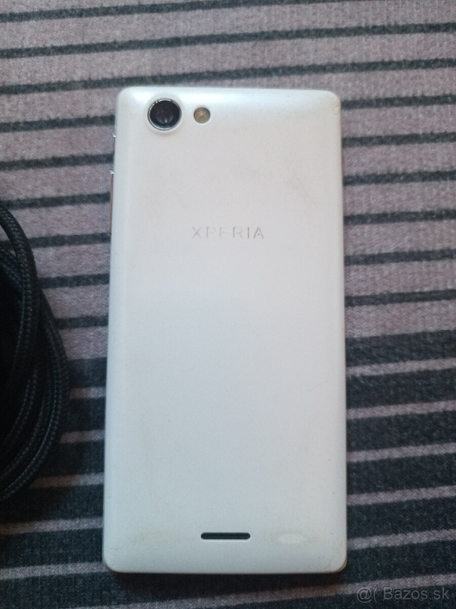 Sony Xperia J - 2