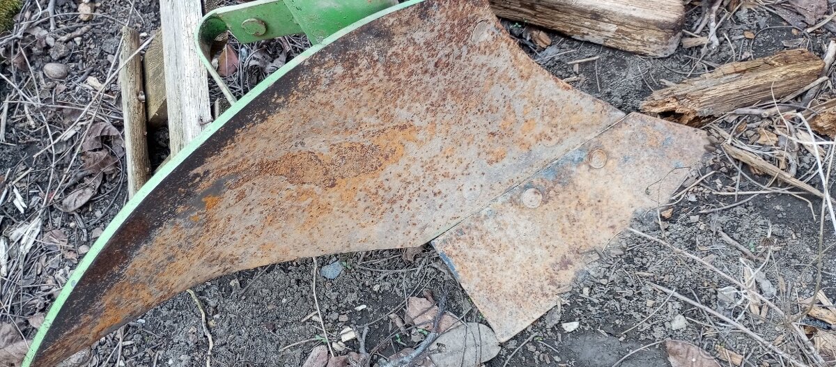 Predam trojradličný pluh - 2