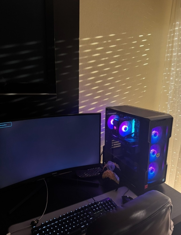 Predám výkonný herný PC set + príslušenstvo - 2