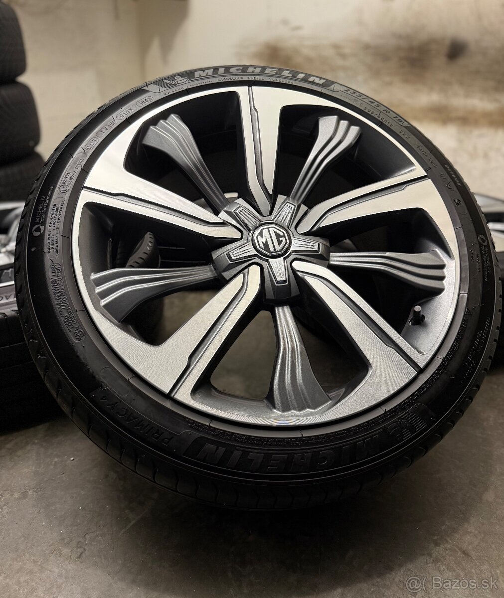 Letná sada 5x120 R19 , 235/45/19 MG Marvel - 2