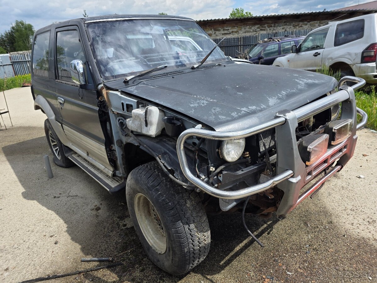 Mitsubishi Pajero 2,5td anglicke - 2