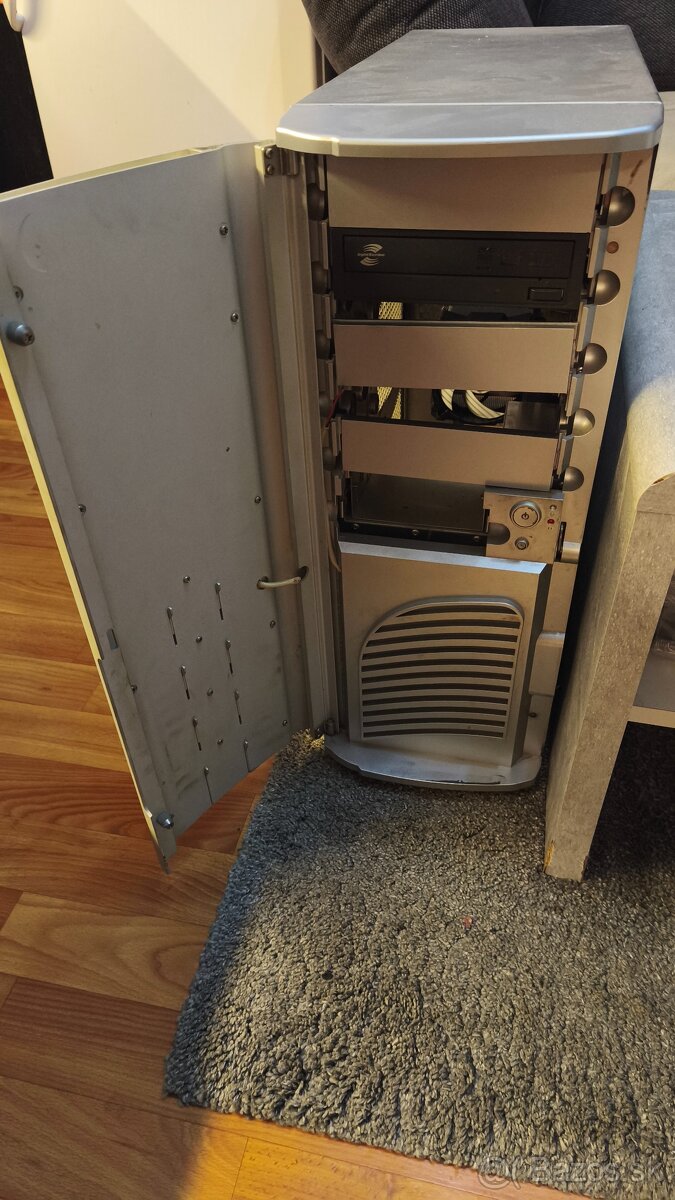 predam pc skrinu aj so zakladovou doskou - 2