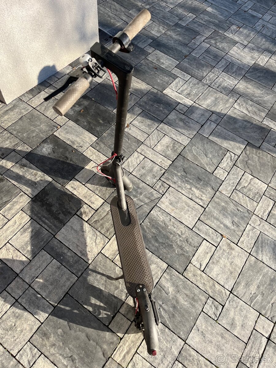 Elektricka kolobezka xiami - 2