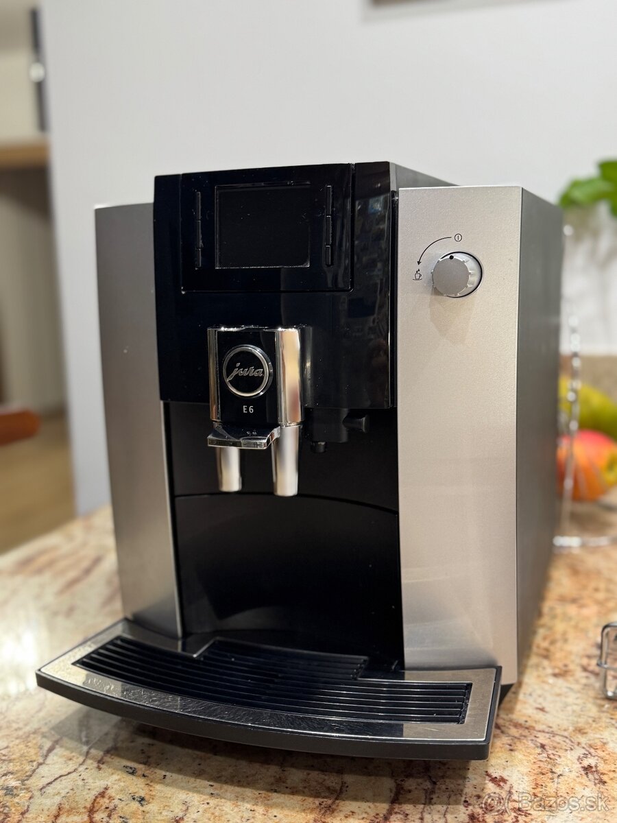 Automatický kávovar JURA E6 - 2