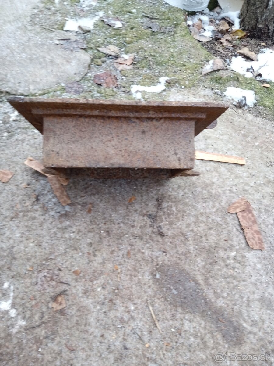 Staré masívne dvierka na pec - 2