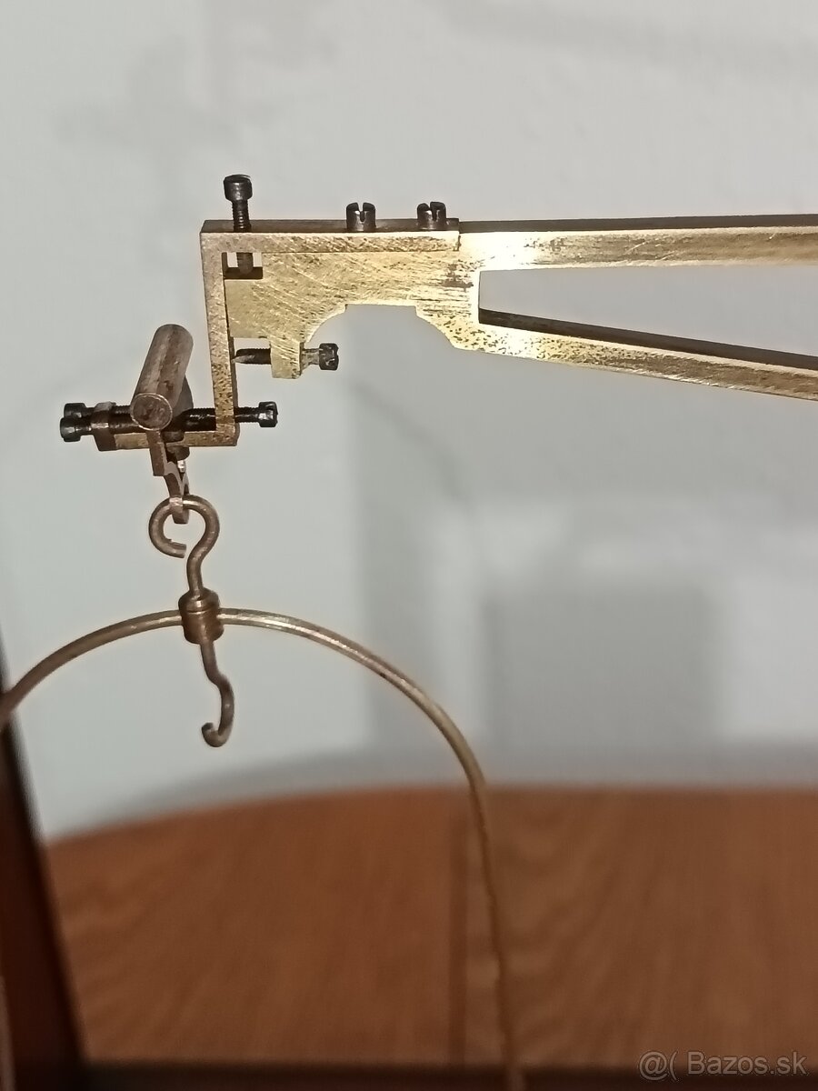 Lekarnicke, laboratorne vahy - 2