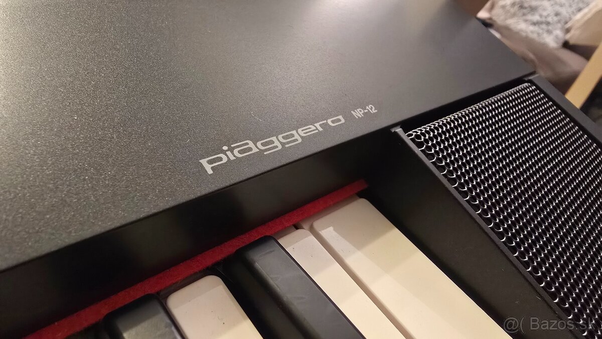 Digitálne piáno Yamaha piaggero NP-12B - 2