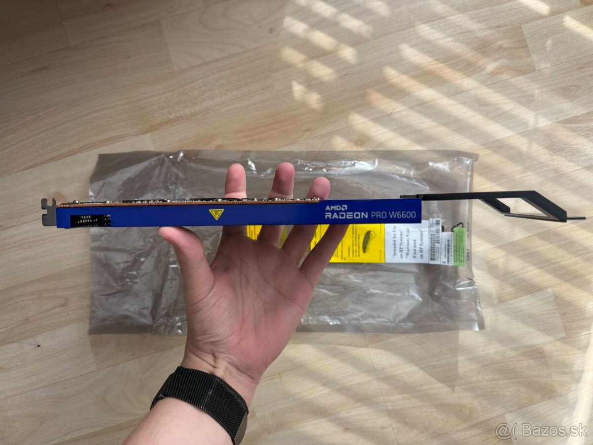 AMD Radeon PRO W6600 8 GB - 2