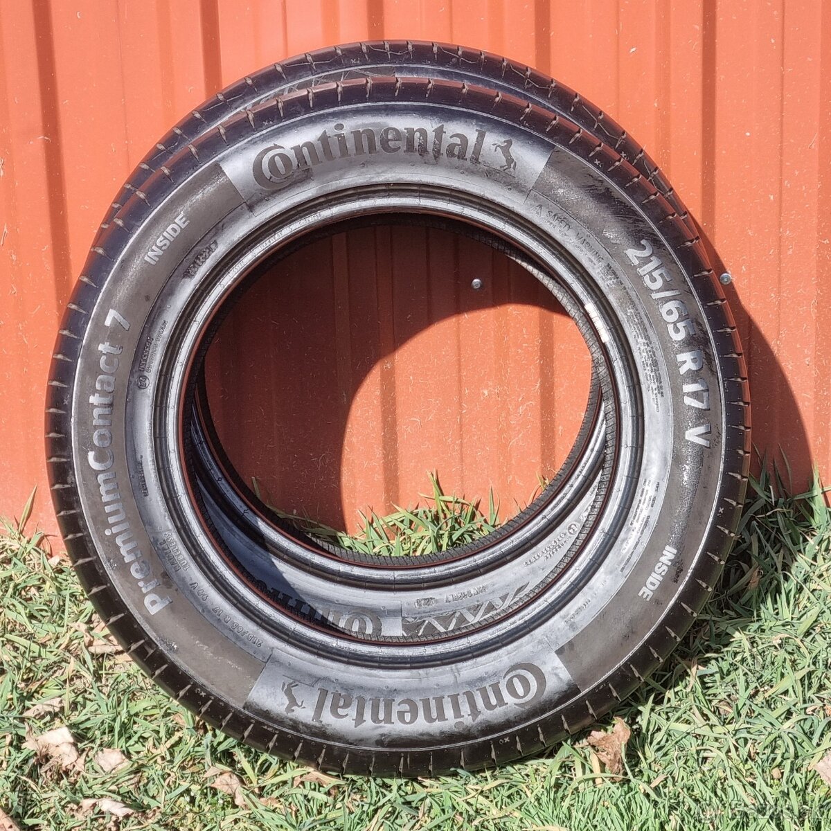 Predám 2ks letné pneu CONTINENTAL - 2