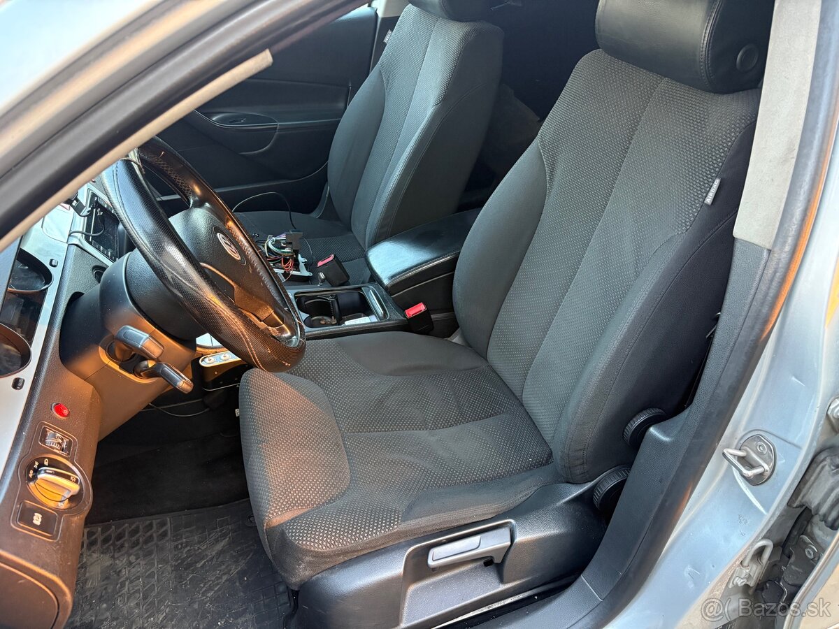 Rozpredam VW Passat variant b6 2.0tdi - 2