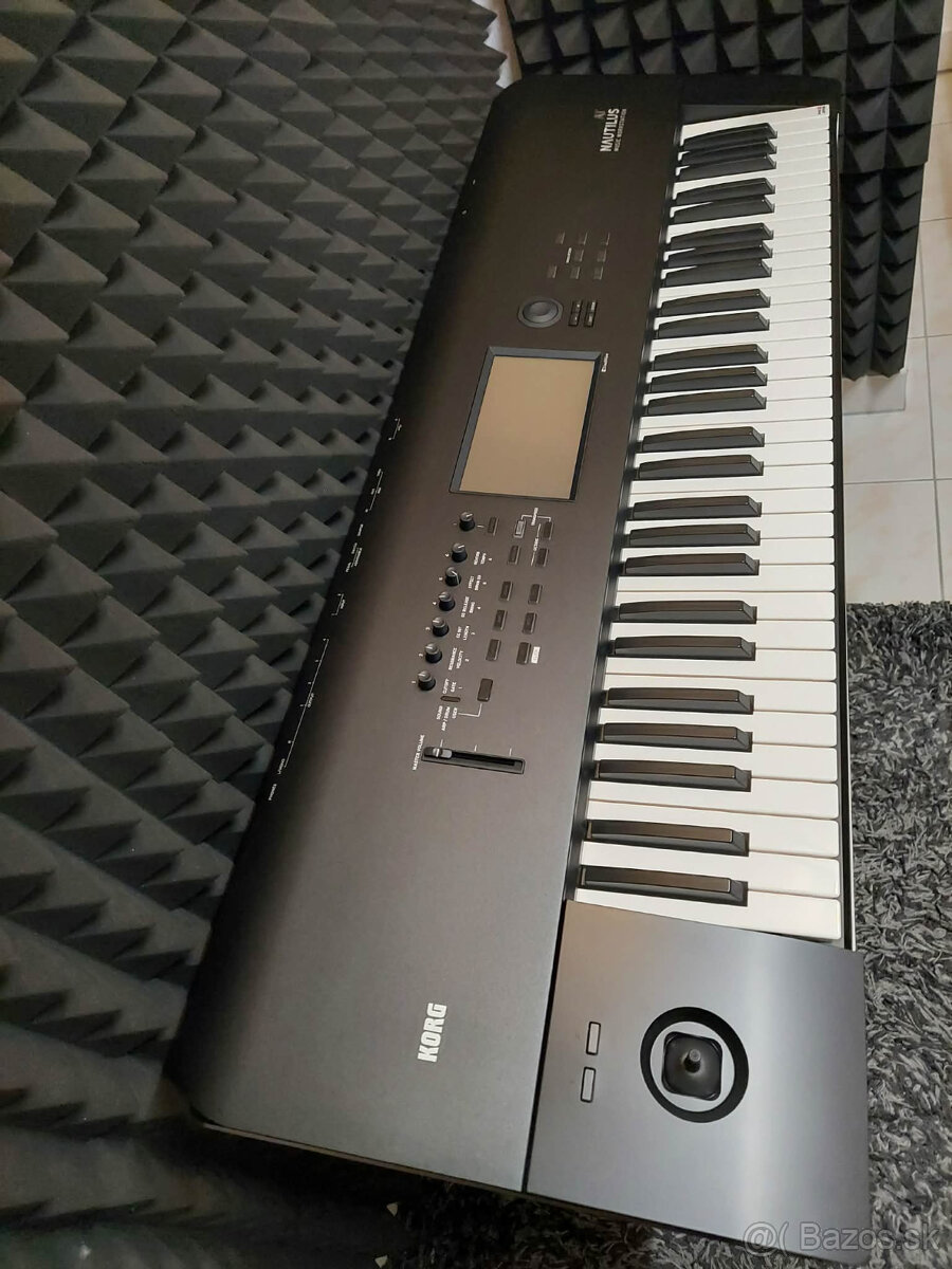 Korg Nautilus 61 AT (aftertouch) - používaný len doma - 2