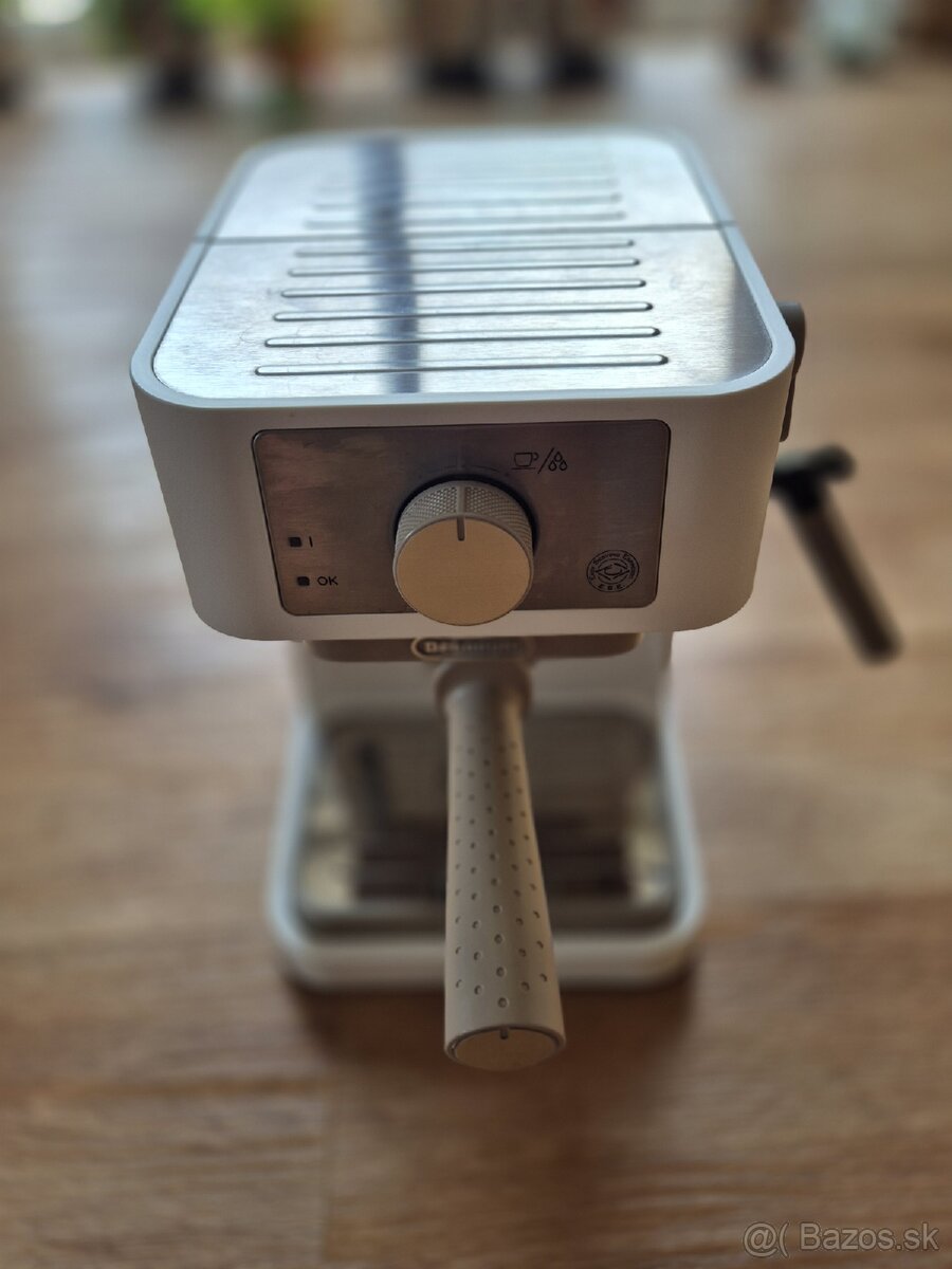 Predám pakovy kavovár DeLongi - 2