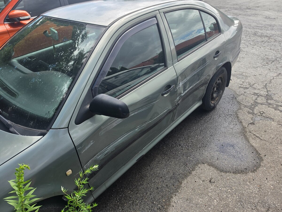 Predam šmoda octavia 2002 benzin 1,4 - 2