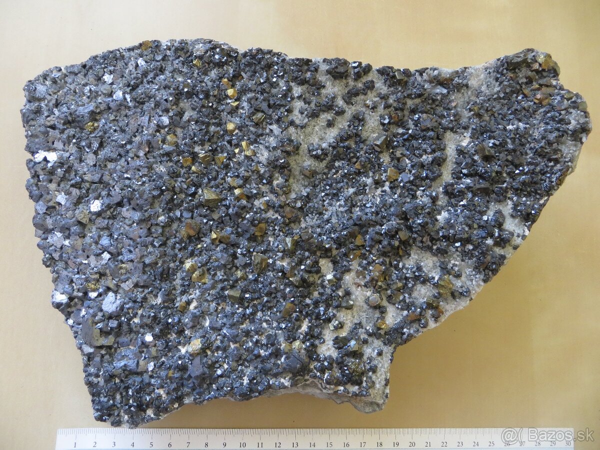 Mineral (galenit, chalkopyrit, sfalerit, kremeň) (Hodruša) - 2