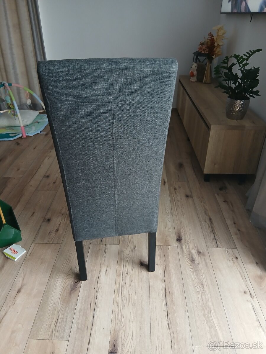 JEDALENSKÉ STOLIČKY BAKKELY - 2