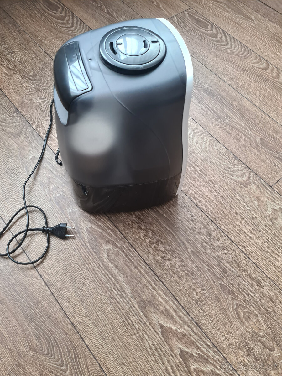 Predám zvlhčovač vzduchu Air-o-Swiss - 2